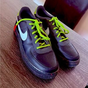 Nike Air Force 1 low
Black asparagus  (GS)